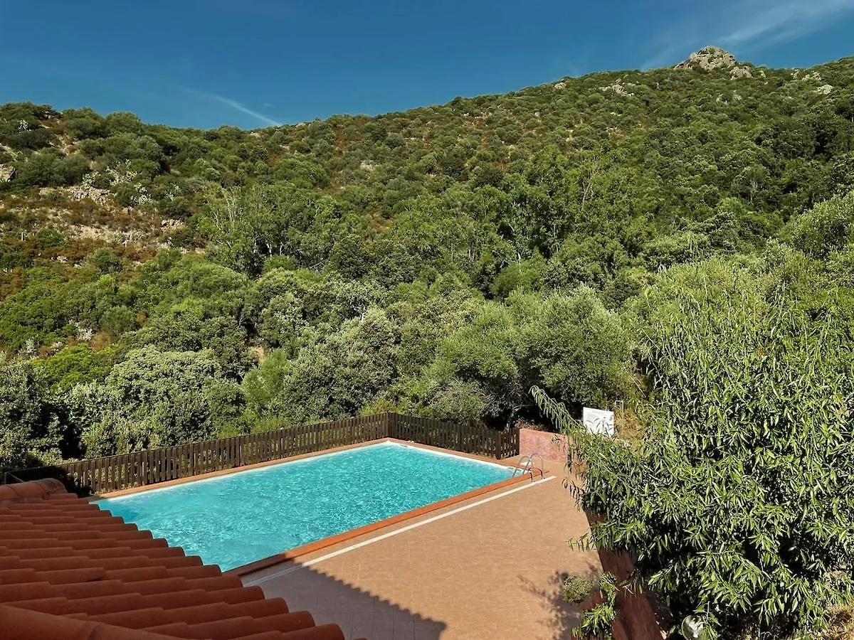 Appartamento Suono Del Blu Nel Residence Con Piscina A Badesi Italien